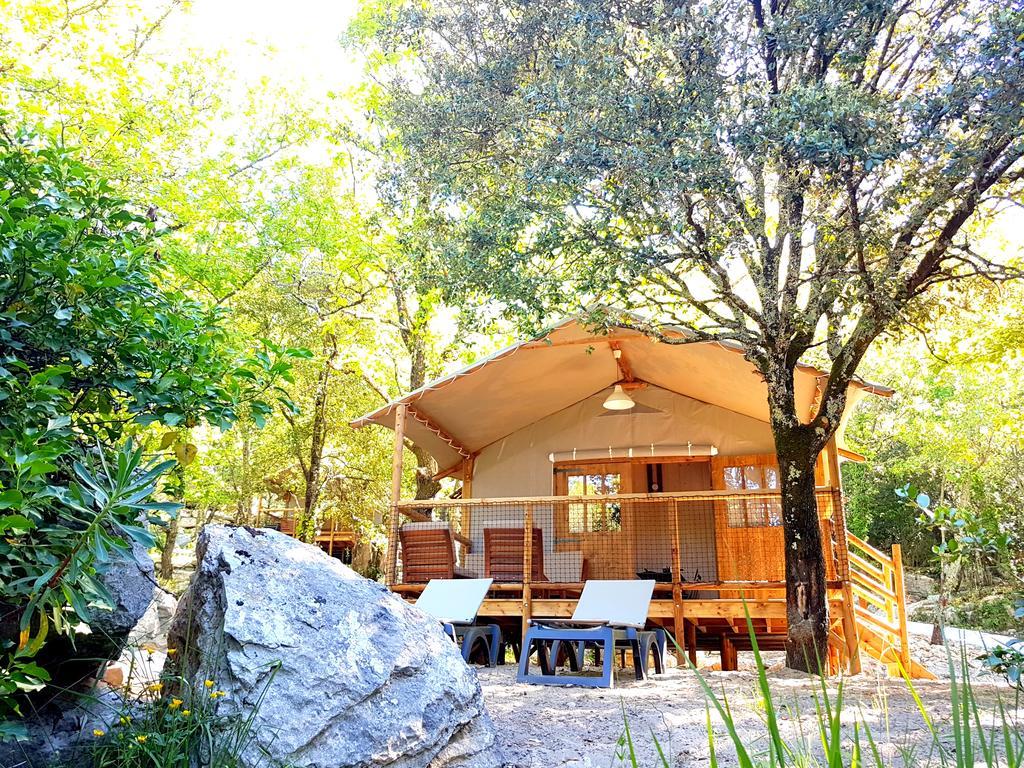 בלאזוק Cabanes Lodges Le Serviere מראה חיצוני תמונה